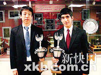 未满18岁华裔天才少年邓菲斯立志成为脑科学