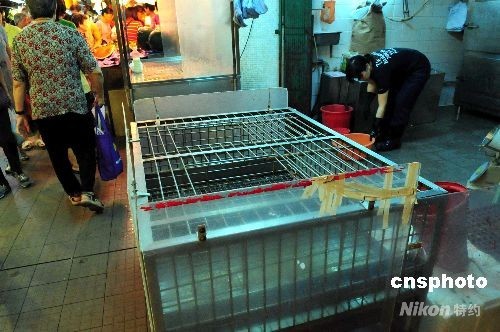 香港立法会拨11亿赔偿家禽业 接受鸡贩退牌申