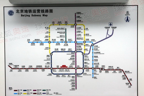 组图:地铁10号线内部一览 运行指示图随处可见
