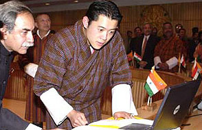组图:25岁不丹王子基沙尔 比吴彦祖还吴彦祖