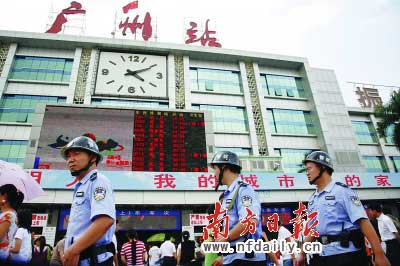 广州城区主要出入口设24小时武装卡哨