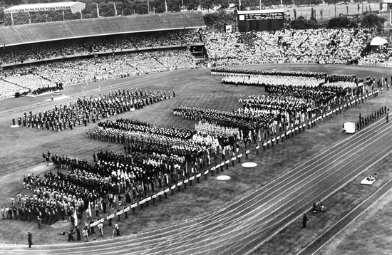 1956年墨尔本奥运会开幕式(图)