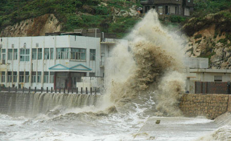 凤凰登陆福建 可能是今年以来影响最严重台风