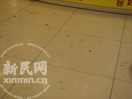 上海南京东路食品店发生砍人事件5人受伤(组图