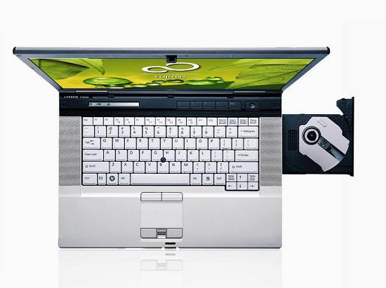 富士通推出15.4寸全功能笔记本E8420