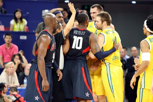 组图:美国男篮vs澳大利亚 韦德和对方球员打架-搜狐2008奥运