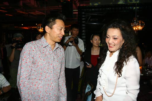 图文搜狐奥运欢迎酒会张朝阳与张兰交谈