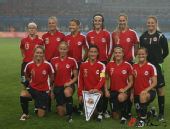 图文：女足挪威VS美国 挪威队亮相展现团队形象