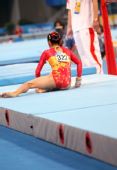 图文:[体操]中国队亮相女子资格赛 意外失误