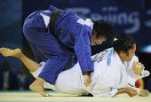 图文：杨秀丽女子78公斤级摘金 压倒对手