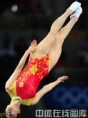 图文：奥运会蹦床女子个人赛 空中舒展身姿