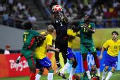 图文：足球巴西晋级四强 喀麦隆队守门员阿穆尔