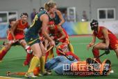 图文：女曲中国2-2澳大利亚 战斗得很激烈