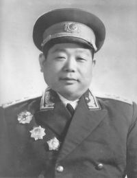 解放战争中解放军十三名纵队和其名将(组图)