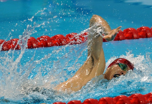 图文:现代五项男子200米游泳赛况 中国曹忠嵘