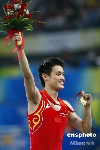 北京奥运蹦床冠军何雯娜、陆春龙被天津科大录