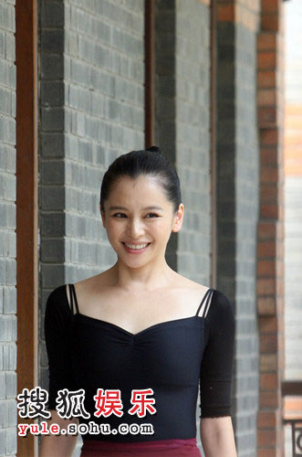 徐若瑄正在上海拍新媒体剧《背着你跳舞》