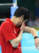 图文：奥运会女排中国摘铜 教练陈忠和拭泪