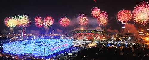 图文:奥运会闭幕式精彩纷呈 焰火照亮夜空