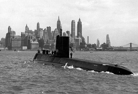 第一艘核潜艇“鹦鹉螺”号