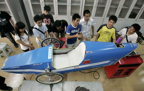 重庆西南大学生手工打造节油赛车(组图)
