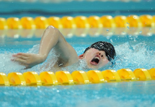 图文:S11级女子100米自由泳决赛 谢青冲击记录