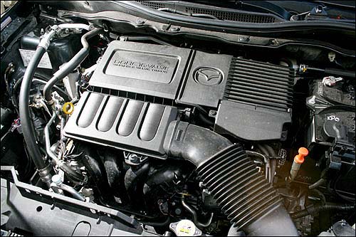 这具1.5升引擎所带来的推力应付Mazda 2绰绰有余，高转速则较为吵杂。