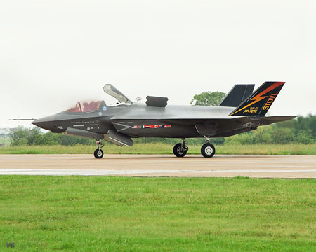 D߂䴹ֱ/̾F-35B(zhn)C