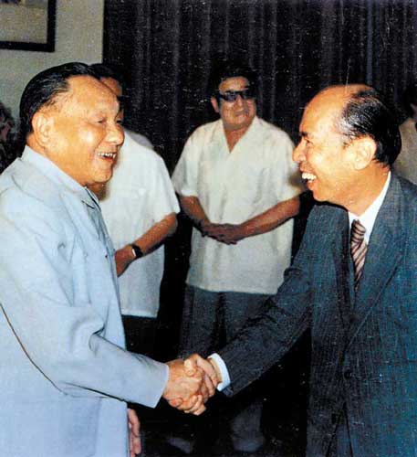 1983年6月邓小平会见马万祺