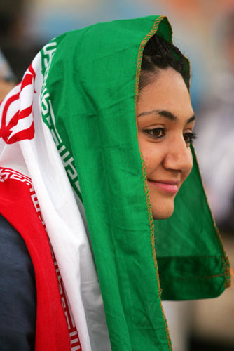 伊朗举办首届伊斯兰女子足球邀请赛(组图)