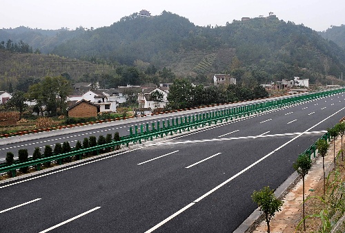 组图:沪陕高速公路10月底全线通车