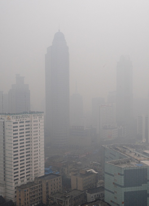 组图:南京出现严重阴霾天气
