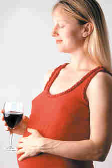 研究显示:孕妇偶尔少量饮酒有益孩子?(图)