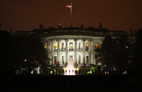 图文:在美国首都华盛顿拍摄的白宫夜景