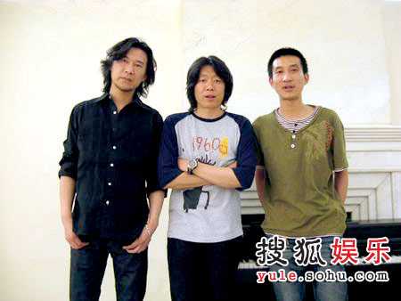 马条,老狼,万晓利民谣三剑客赈灾专场后台合影
