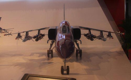 飞豹fbc-1战斗轰炸机; "飞豹"歼击轰炸机特写;;; fbc-1飞豹战斗轰炸机