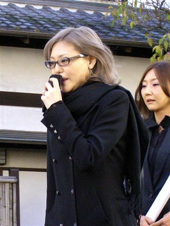 制作人小室哲哉(49)的妻子,globe的主唱keiko(36)12日现身大分老家