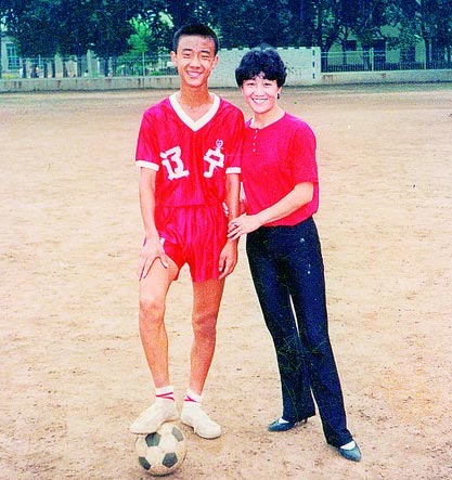 肖战波有个漂亮冠军妈妈 曾为儿子哭求张引(图)