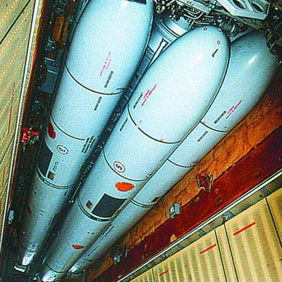 挂载巡航导弹的图-160轰炸机的弹舱 图片来源:东方网