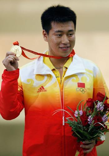 图文:年度最佳男运动员奖候选人 奥运冠军庞伟