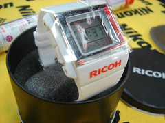 金属拉丝复古机身 理光R8促销送包、手表 