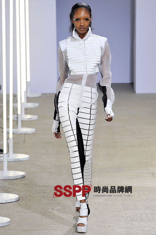 抗衡未来主义 gareth pugh09春夏巴黎时