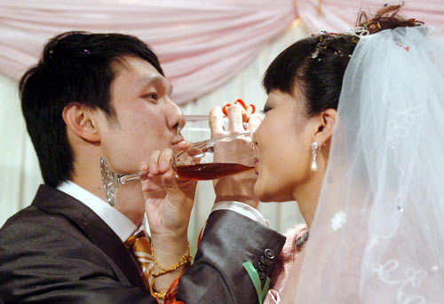 深情喝交杯酒