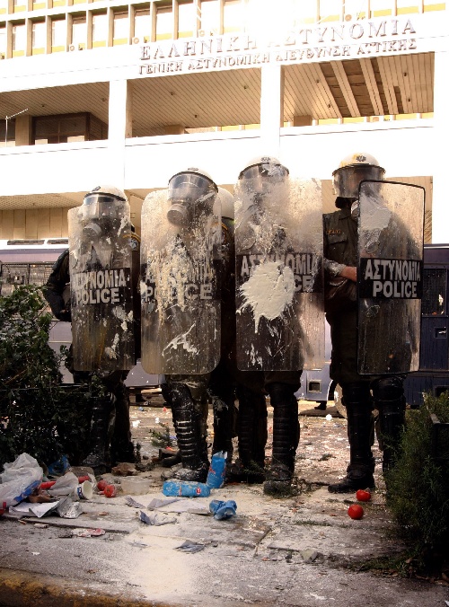 组图:希腊政府处理骚乱不力引起民众不满