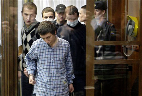 俄罗斯光头党少年滥杀20名外国人包括华人