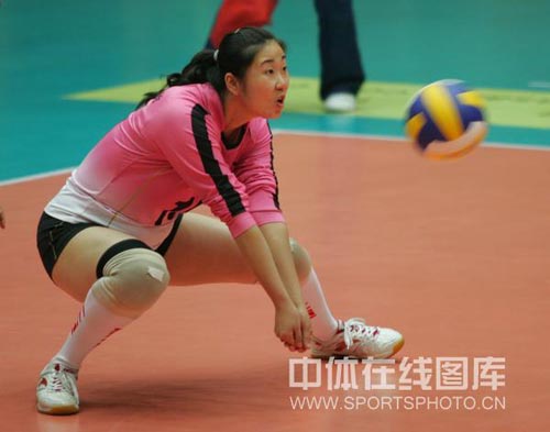 图文天津女排13负上海老将张娜回归赛场