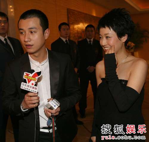 独家:文章女儿取名文君竹 马伊琍坚持母乳喂养