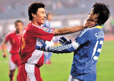 日本足坛年度十大丑闻李玮峰榜首两万球迷骚乱