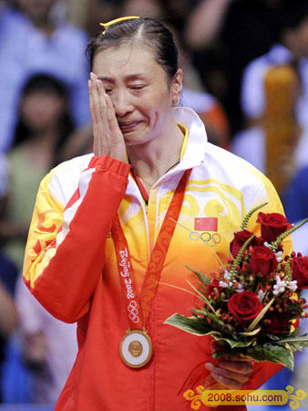 综合体育 羽毛球 最新动态     年度瞬间:张宁泪洒赛场   奥运会女单