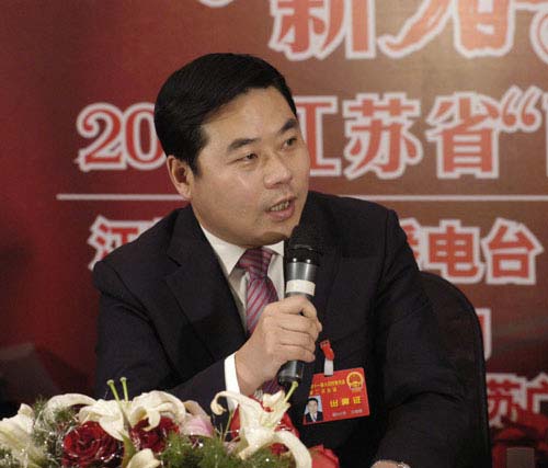 代表王连春和委员贾宝中谈农民工就业(图)